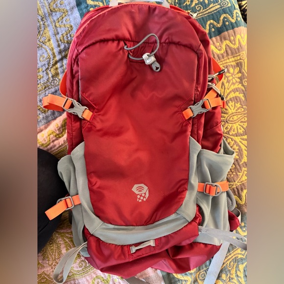 Mountain Hardwear Handbags - Mountain Hardwear Technical Daypack Red Gray Hiking Backpack Adjust Straps EUC
